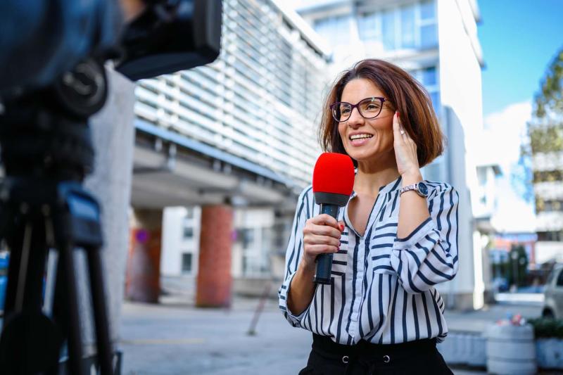 Newspaper and periodical journalists and reporters