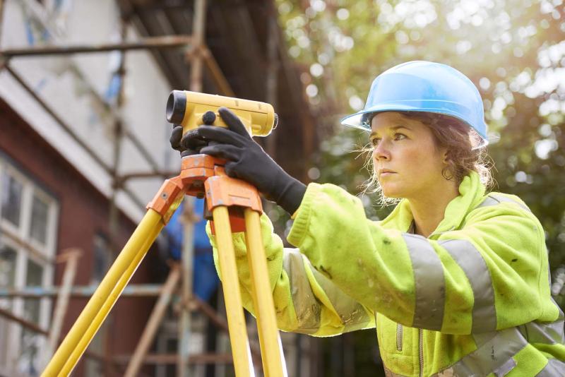 Building and civil engineering technicians