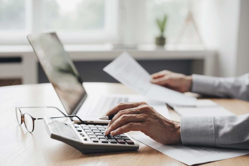 Credit controllers