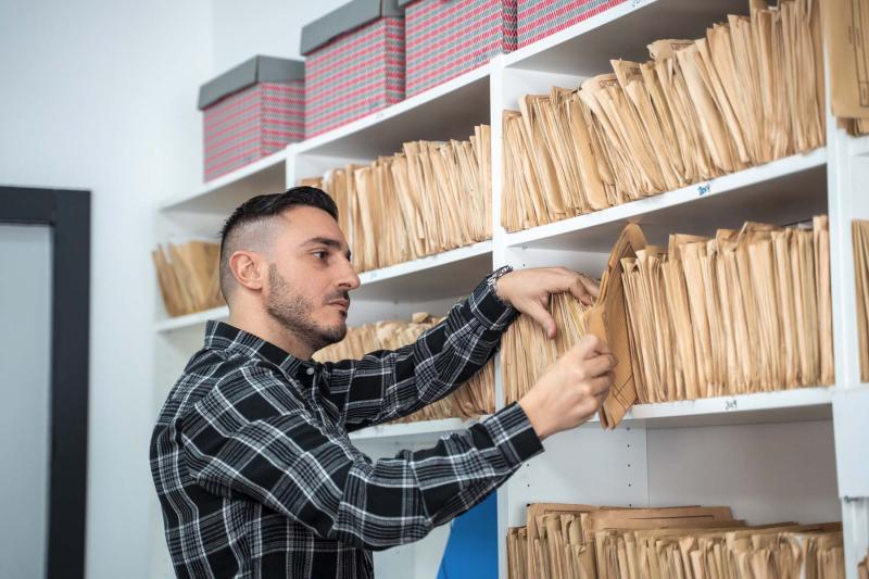 Records clerks and assistants
