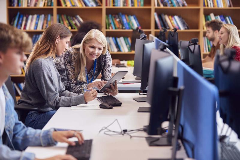 Library clerks and assistants