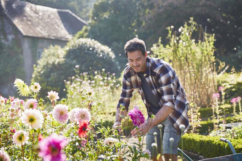 Gardeners and landscape gardeners