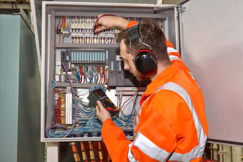 Electrical and electronic trades