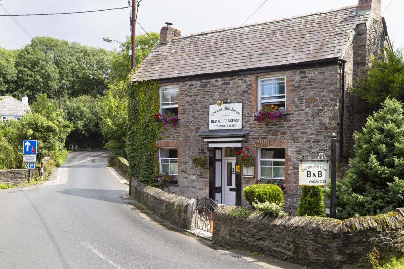 Bed and breakfast and guest house owners and proprietors