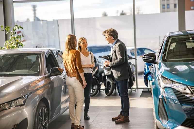 Vehicle and parts salespersons and advisers
