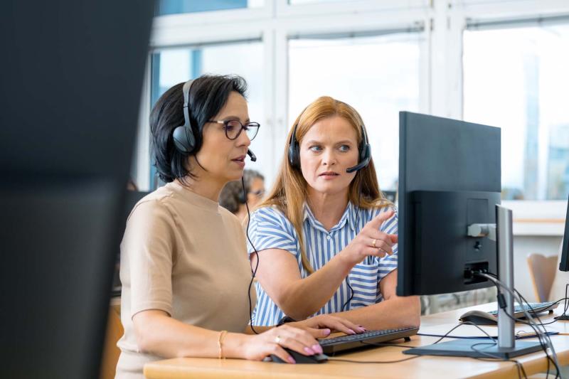 Customer service supervisors