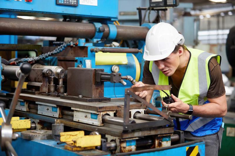 Metal working machine operatives
