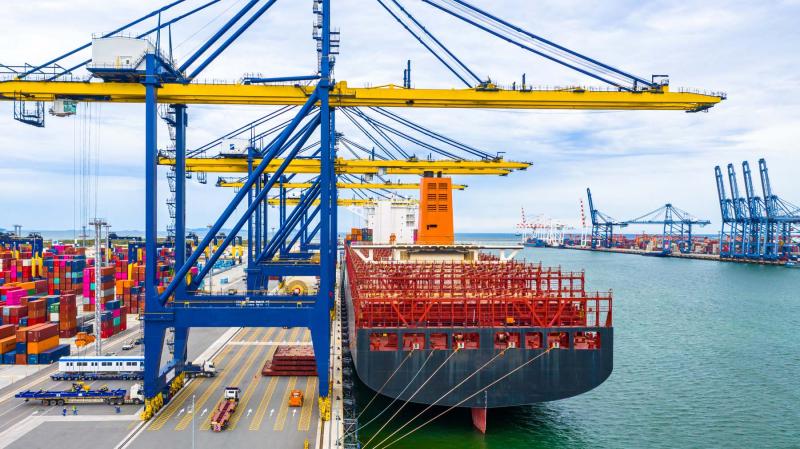Marine and waterways transport operatives