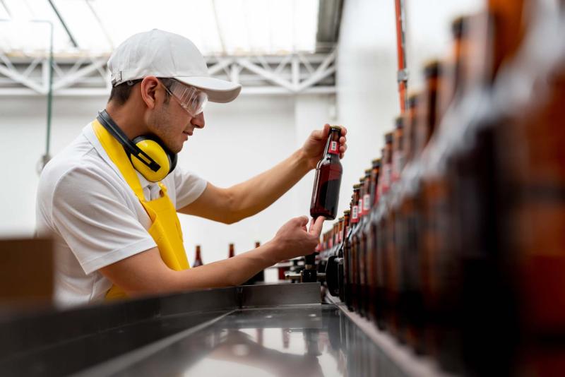 Packers, bottlers, canners and fillers