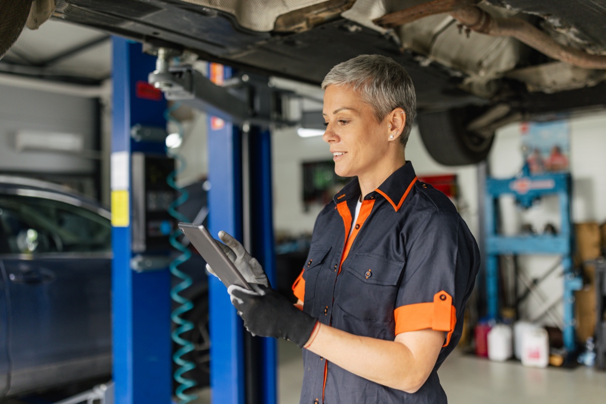 Auto electrician