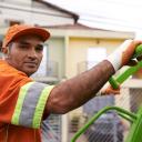 Bin worker