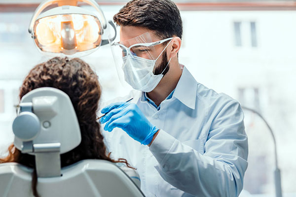 Dental therapist