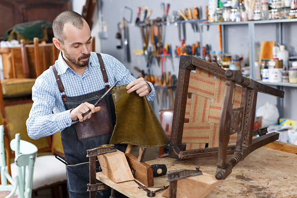Furniture restorer