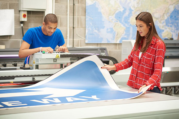 Sign maker