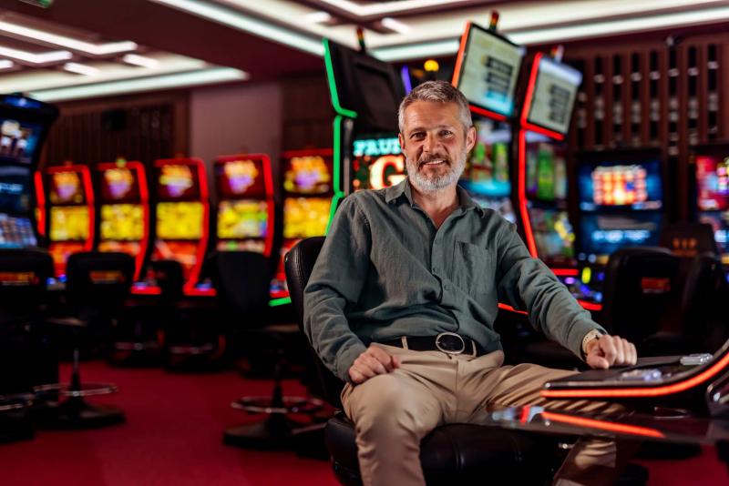 Betting shop and gambling establishment managers
